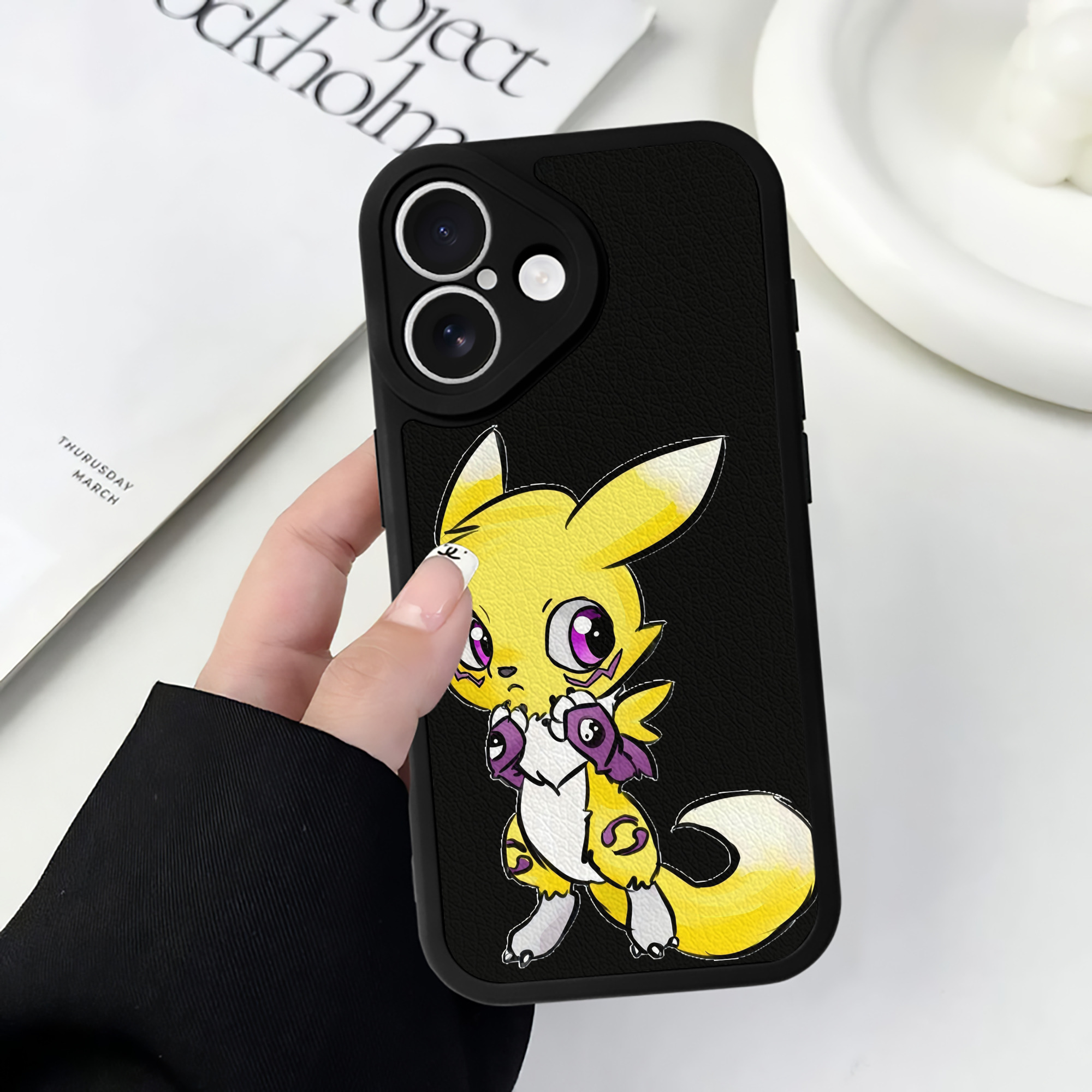 （画像用） Digimon デジタルモンスター/デジモン 【iPhone 16シリーズ対応】シリコンスマホケース（レザー調） 材質：シリコン